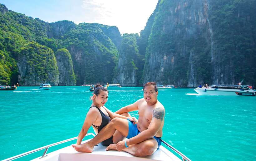 Phi Phi Highlight: Full-Day Island by Speedboat or Catamaran - Choosing between a speedboat and catamaran