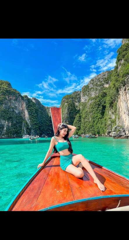 phi phi island : Luxury Private Wooden Boat Rental - Loh Samah Bay and the walk at Maya Bay