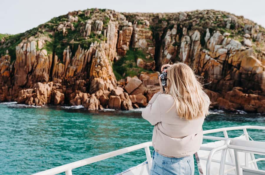 Phillip Island: 1-Hour Cape Woolamai Scenic Cruise - The Cape Woolamai coastline, cliffs, and caves