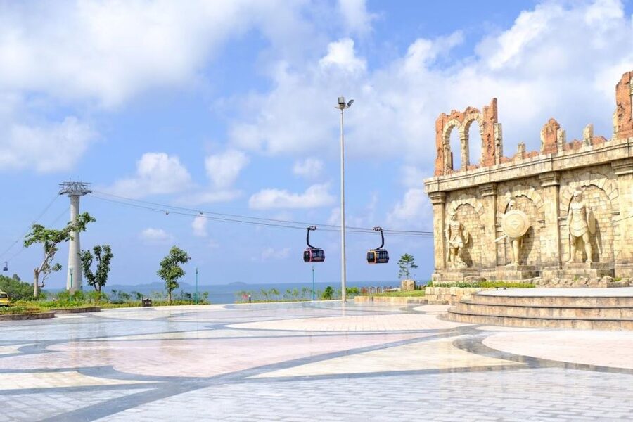 Phu Quoc: Discover Islands by speedboat & Hon Thom cable car - Coral Park and the optional underwater walk