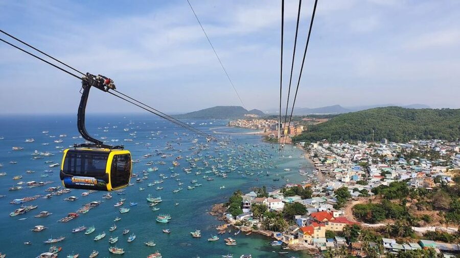 Phu Quoc: Discover Islands by speedboat & Hon Thom cable car - Hon May Rut Inside is the photo-heavy stop