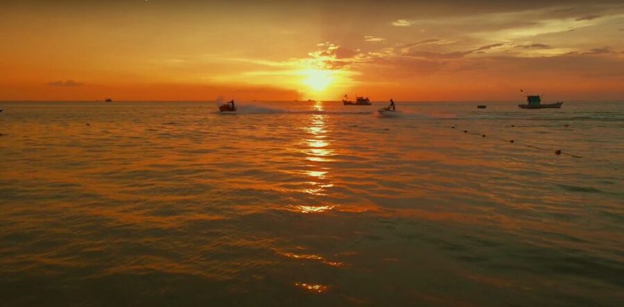 Phu Quoc: Explore 3 Islands & Parasailing and Jetski Combo - 7:20 AM pickup and the trip to the pearl farm