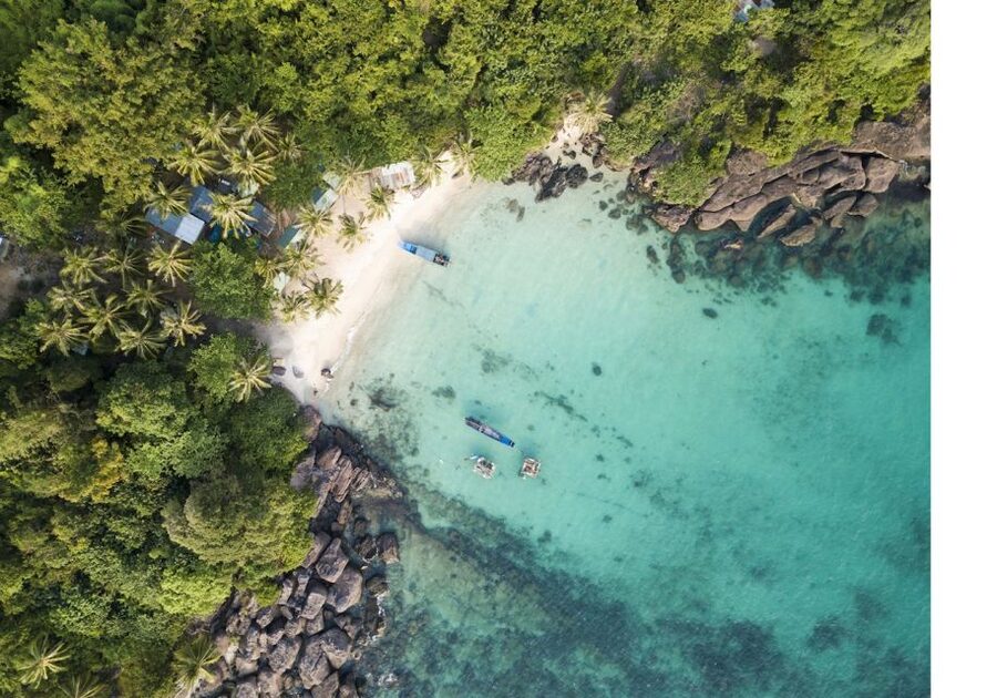 Phu Quoc: Speedboat Tour of 4 Islands with Snorkeling & BBQ - Kim Quy Island: your first hour in the water