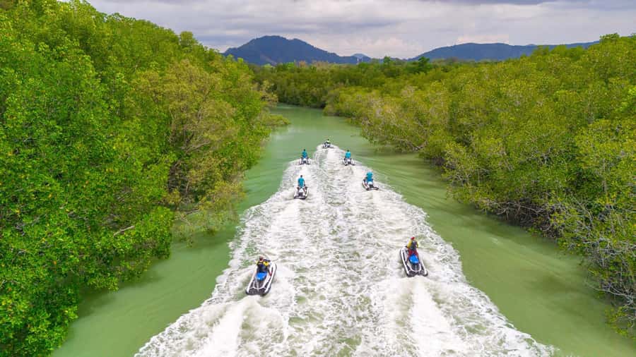 Phuket: 4 Hours Jet Ski Experience Hopping To 6 Islands - Rang Yai, Lipi, and Mali on the second half