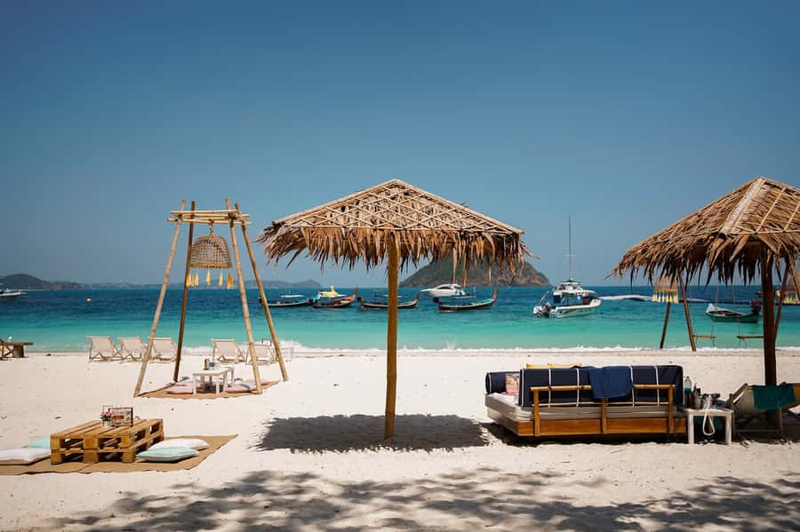Phuket: Banana Beach Speedboat Island Experience with Lunch - Thai lunch beside the Andaman Sea