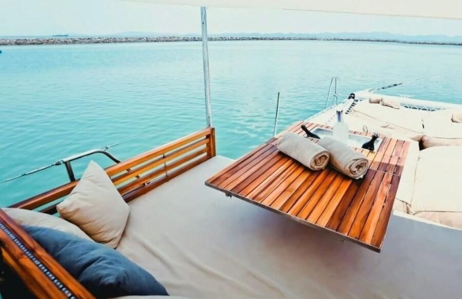 Phuket: Coral and Racha Islands Hype Luxury Catamaran - The return cruise turns into a sunset party