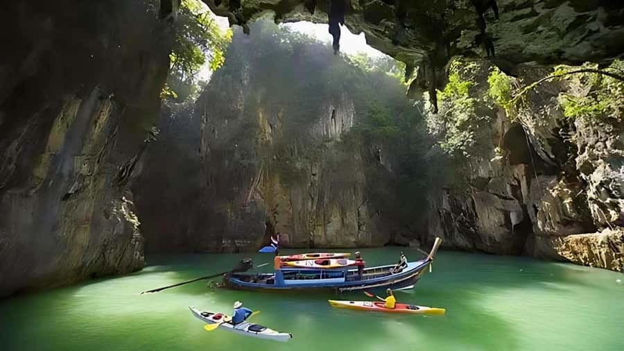 Phuket: James Bond Island Day Trip by Speed Boat with Lunch - Lunch and a walk on Panyee