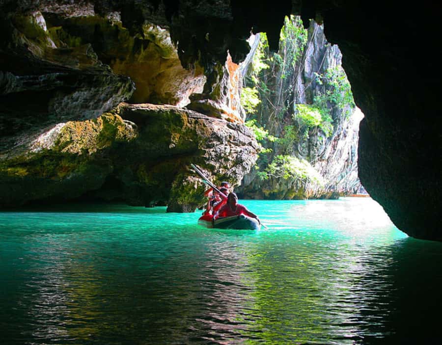 Phuket: James Bond Island Private, All-Inclusive Boat Tour - Lunch at Koh Panyee