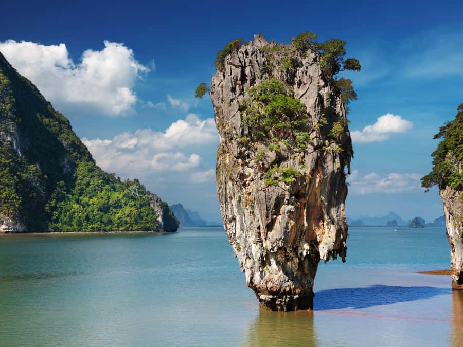 Phuket: James Bond Island Speedboat Tour with Canoeing - Panak Island brings the cave scenery