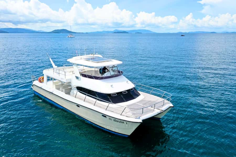 Phuket/Khao Lak: Similan Islands Luxury Catamaran Experience - Why the catamaran matters on a long Similan day
