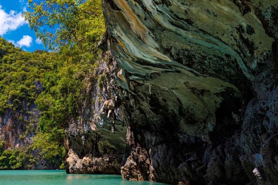 Phuket : Phang Nga Bay James Bond Islands By Speed Catamaran - Lunch and local setting at Panyee Island