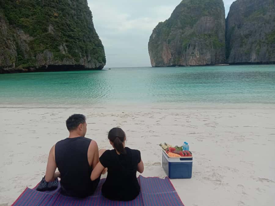 Phuket: Phi Phi Island Sunrise Group Speedboat Tour - Maya Bay before the day wakes up