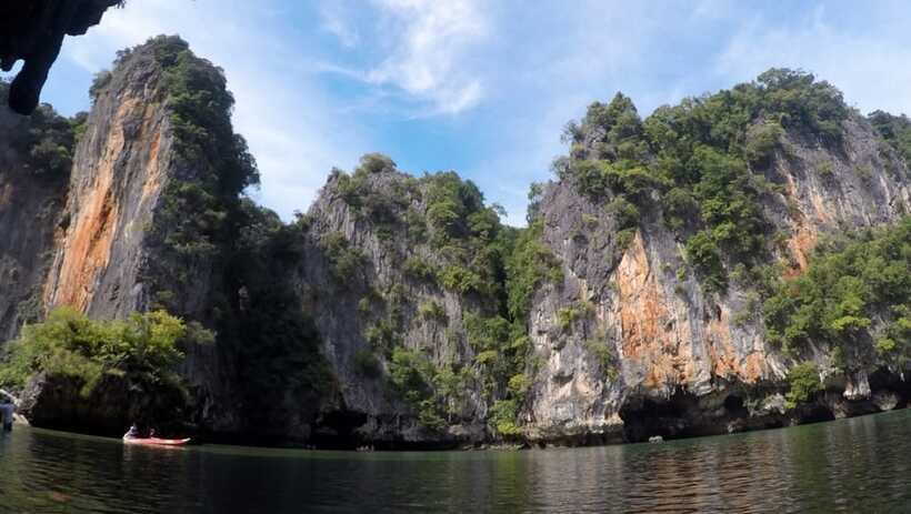 Phuket: Phi Phi & James Bond Island Combo Day Tour w/Lunch - James Bond Island and the canoe trip
