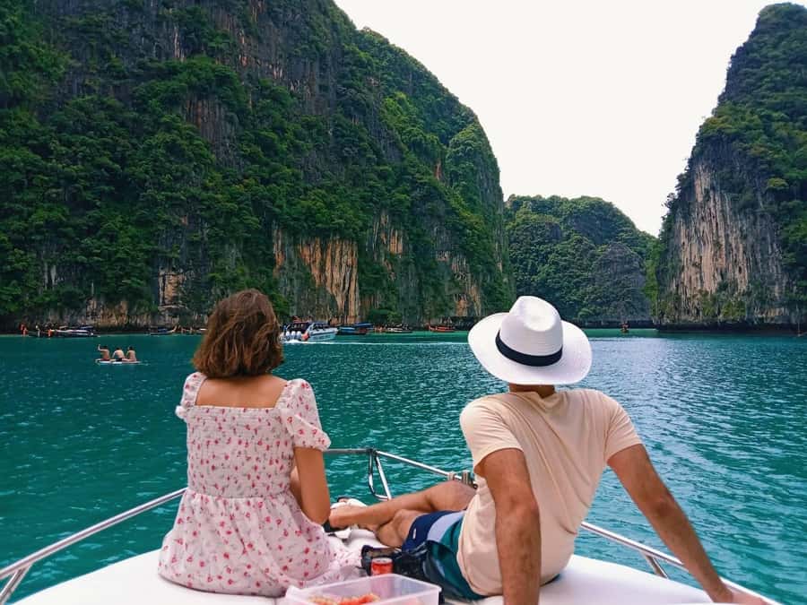 Phuket: Phi Phi & Kai Island Private Speed Boat Tour - The speedboat ride to Phi Phi Ley