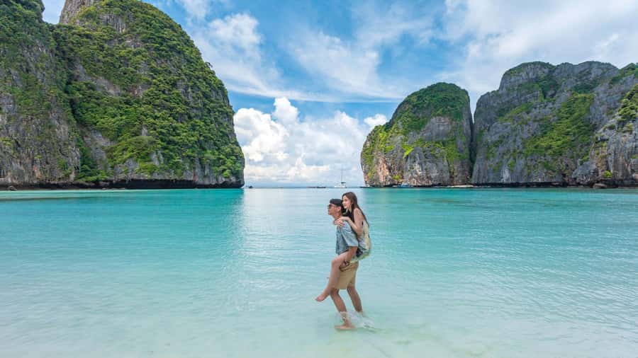Phuket: Phi Phi Khai or Maiton Island by Speedboat/Catamaran - Phi Phi Don lunch and the day’s main island stop