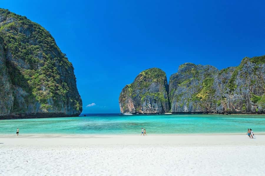 Phuket: Phi Phi Maya Bamboo Island By Speed Catamaran - What the $125 price really covers