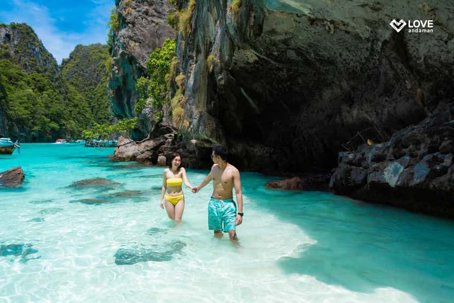 Phuket: Phi Phi Pileh Lagoon Bamboo Island by Speed Boat - Maya Bay and the shadow of The Beach