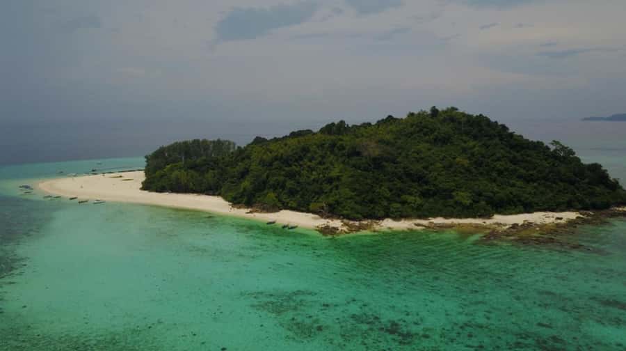 Phuket: Phi Phi Sunrise Boat Tour to Bamboo and Khai Island - What the speedboat ride is really like