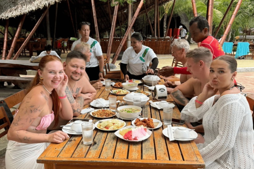 Phuket: Racha and Coral Islands Speedboat Trip with Lunch - Lunch is practical, with modest expectations