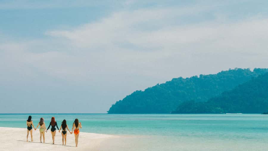 Phuket : Surin Island by Speedboat - Meeting the Moken community