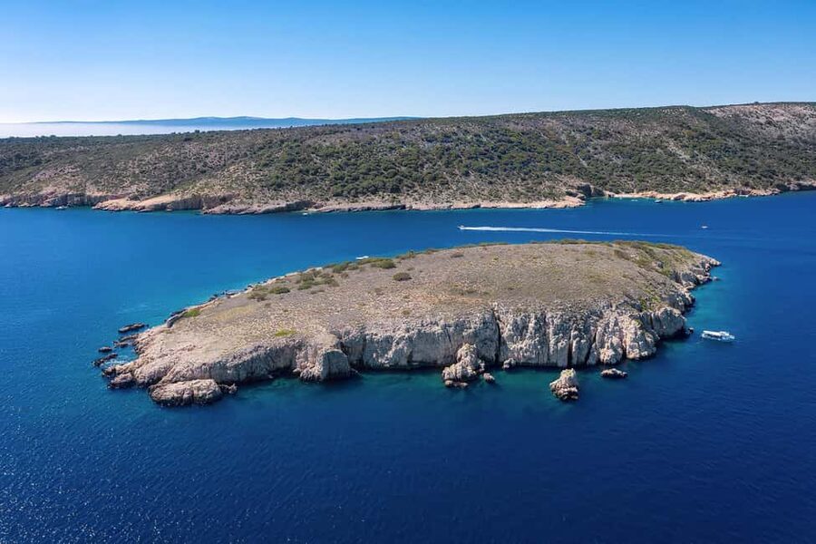 Plavnik Island: A shared half day boat tour - Quiet bays and time to snorkel