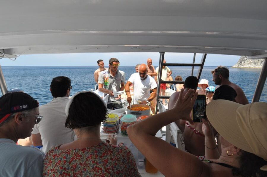 Ponza Island 5-Hour Boat Tour - Circling Ponza’s volcanic coastline