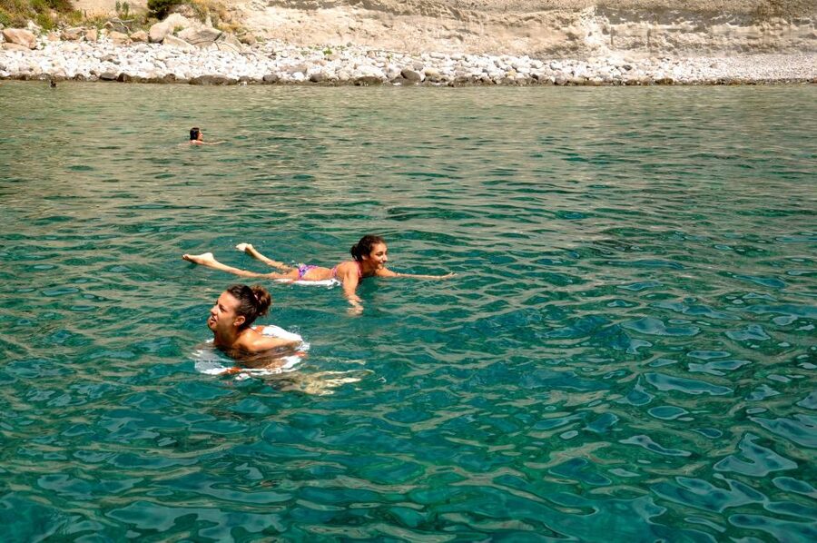 Ponza Island 5-Hour Boat Tour - Four or five swimming stops, each with time to enjoy