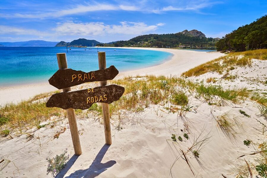 Portonovo: Ferry to Cies Islands & Rodas Beach - Sailing from Portonovo into the Atlantic park