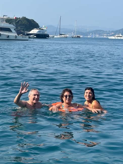 Portovenere: a boat tour to discover its islands - Tinetto and the Stella Maris statue
