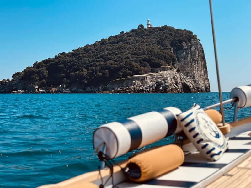 Portovenere: a boat tour to discover its islands - What the guide adds to the outing