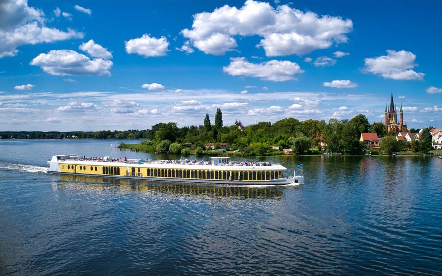 Potsdam by Boat: Island Cruise - Starting at Potsdam harbor