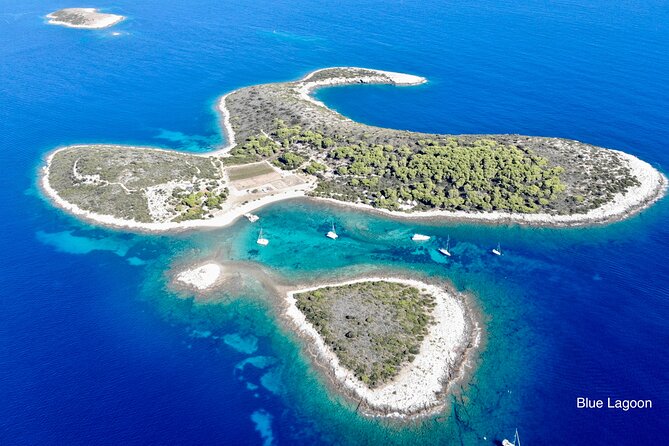 Private Blue cave, Mamma Mia and Hvar, 5 islands tour from Split - What the speedboat day feels like
