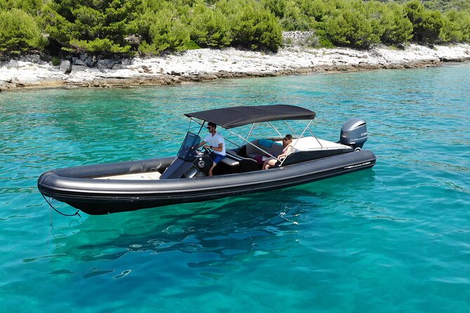 Private Blue cave, Mamma Mia and Hvar, 5 islands tour from Trogir - Coffee and waterfront time in Komiza