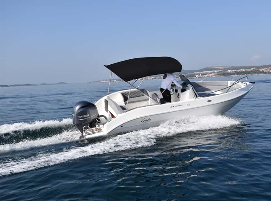 Private Blue Lagoon & 3 Islands Tour from Split - Maslinica: a quieter finish on Šolta