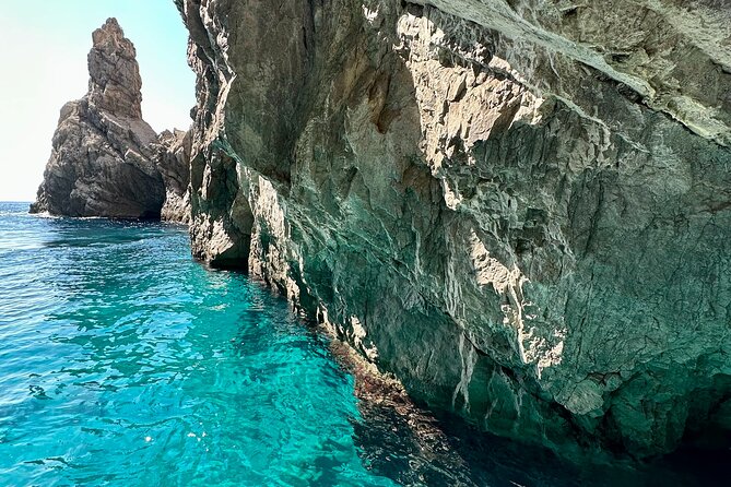Private Boat Tour of Capri Island - The Faraglioni and Natural Arch are the photo stops