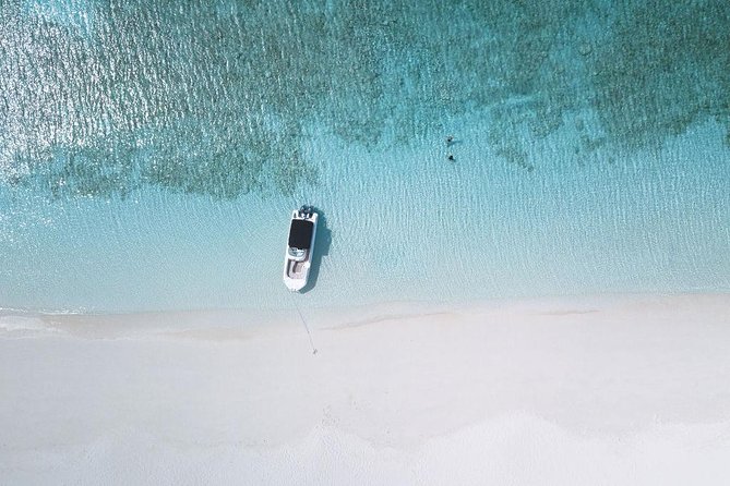 Private Boat Tours to outer islands, snacks drinks- snorkel- cruise! - A Private Half-Day on Grace Bay