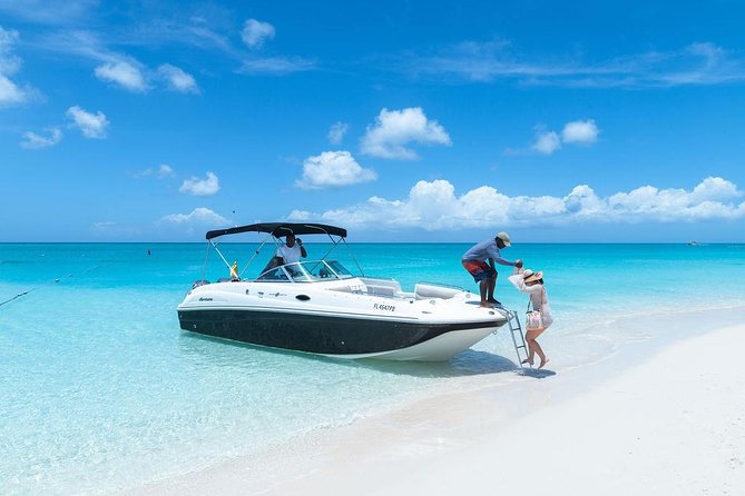 Private Boat Tours to outer islands, snacks drinks- snorkel- cruise! - Iguana Island and the Outer-Island Feel
