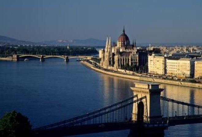 Private Buda Castle walking tour & Danube river cruise with Margaret Island stop - Key points at a glance