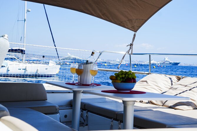 Private catamaran cruise, Lérins Islands, Antibes , Cannes - What the private format changes