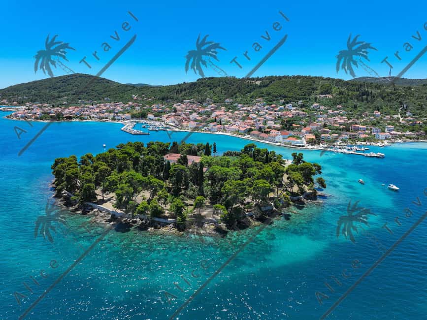 Private Island Hopping Boat tour around Zadar with Drinks - Leaving Foša for a quieter side of Zadar