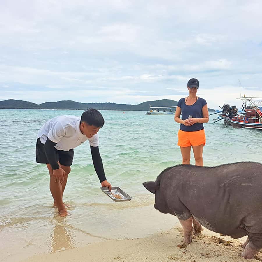 PRIVATE KOH SAMUI TOURS - SECRET ISLANDS BOAT TRIP - Lunch beside the Gulf