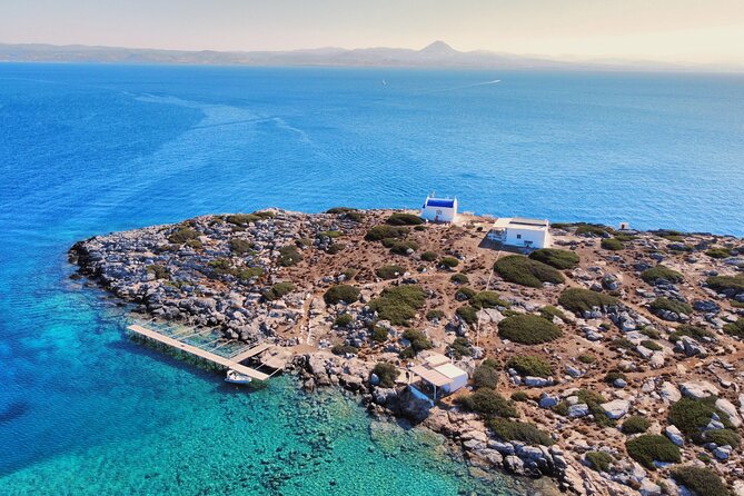 Private Luxury Sailing Trips to Dia Island - The first hour: sailing toward Dia Island