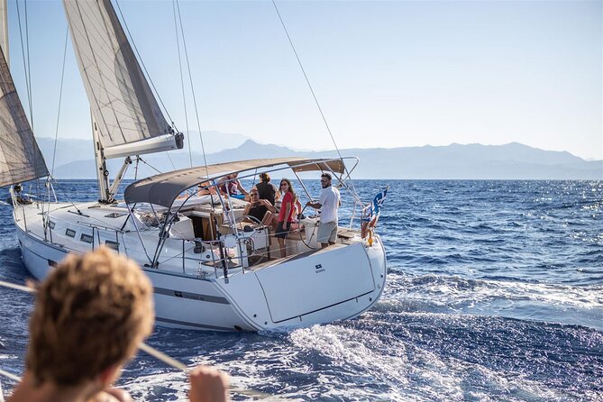 Private Luxury Sailing Trips to Dia Island - St George Bay: clear water and a quiet anchor