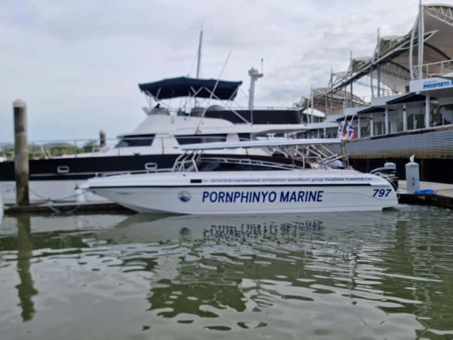 Private Luxury Speed boat to Phi Phi Islands - A private way to reach Phi Phi