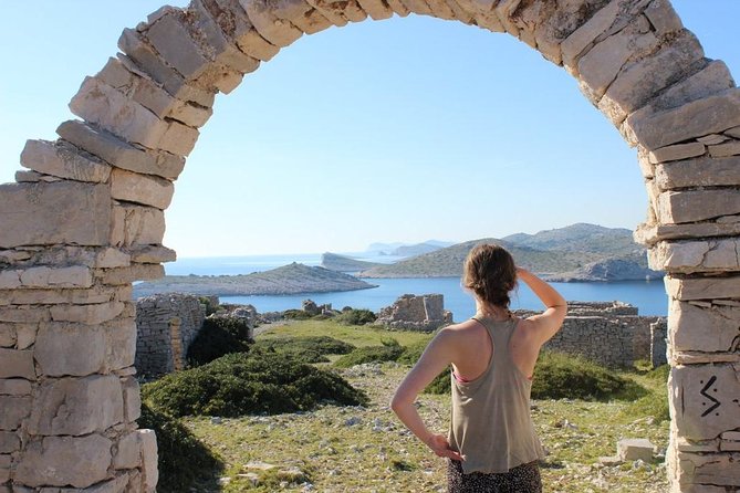 Private Speedboat tour to National Park Kornati Islands - Lojena Bay on Levrnaka Island