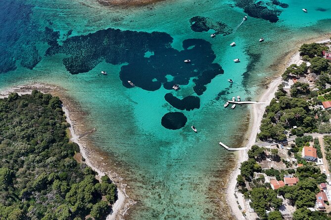 Private Tour from Split: Blue Lagoon & 3 Islands + Wine Included - What the skippers add to the experience