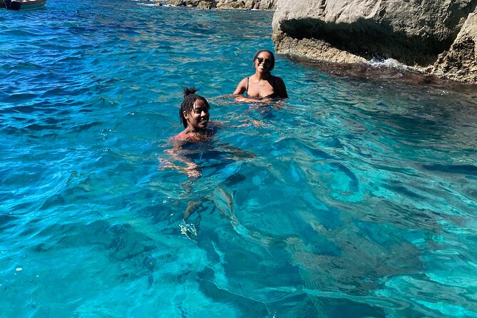 Private Tour of the Island of Capri by Boat and Visit to the Caves - Skippers, boat quality, and what to confirm