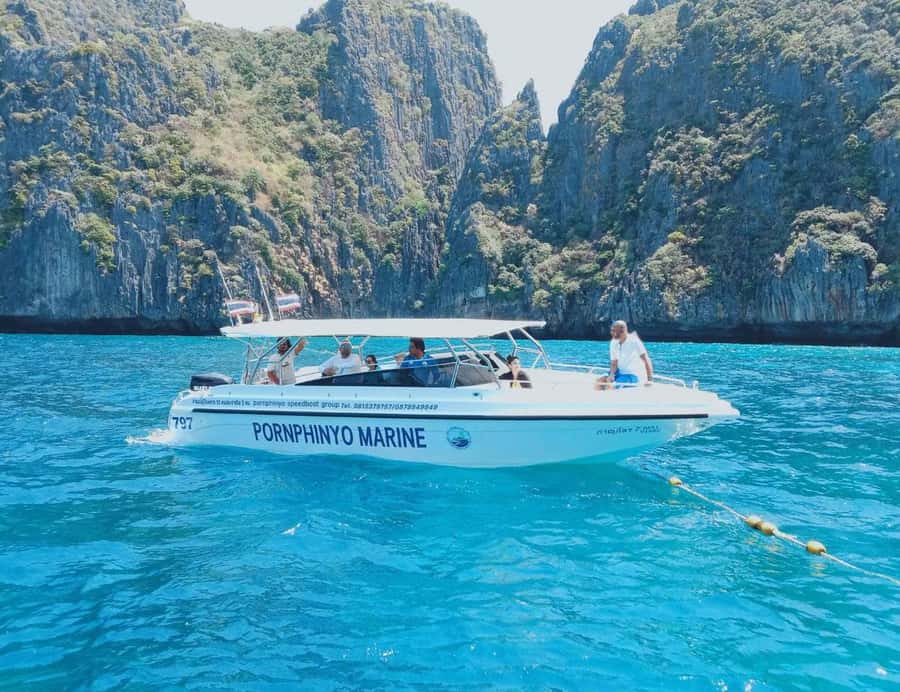 Private VIP Speed Boat Charter to Phi Phi Islands - Pileh Cove and Loh Samah Bay