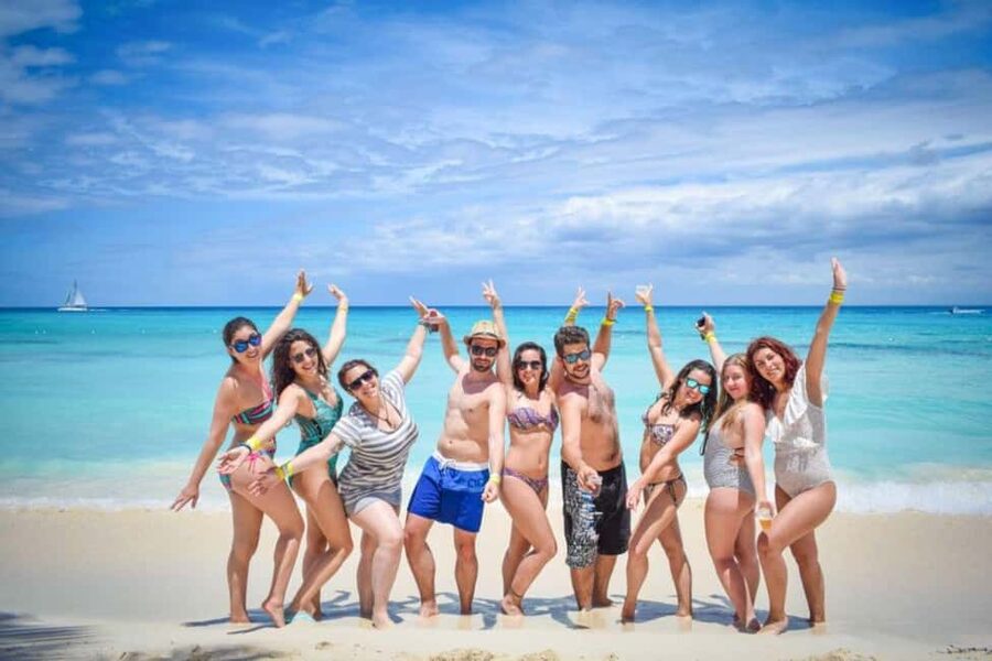 Punta Cana - Santo Domingo: Saona Island VIP Catamaran Tour - Nearly Three Hours on Saona Island