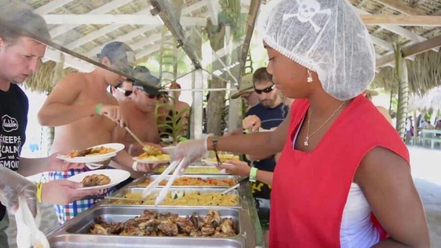Punta Cana - Santo Domingo: Saona Island VIP Catamaran Tour - A Caribbean Creole Buffet on the Island
